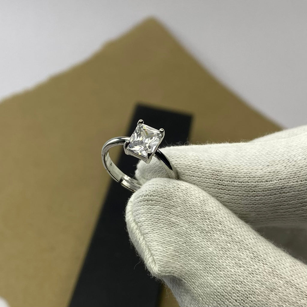Minimal Single Stone Adjustable Ring