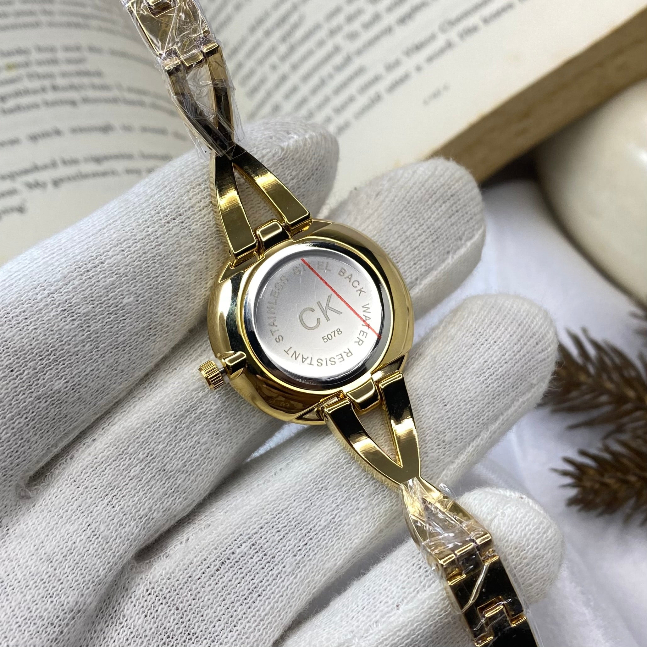 Seductive Bangle Gold Tone Watch (K4E2N61V)