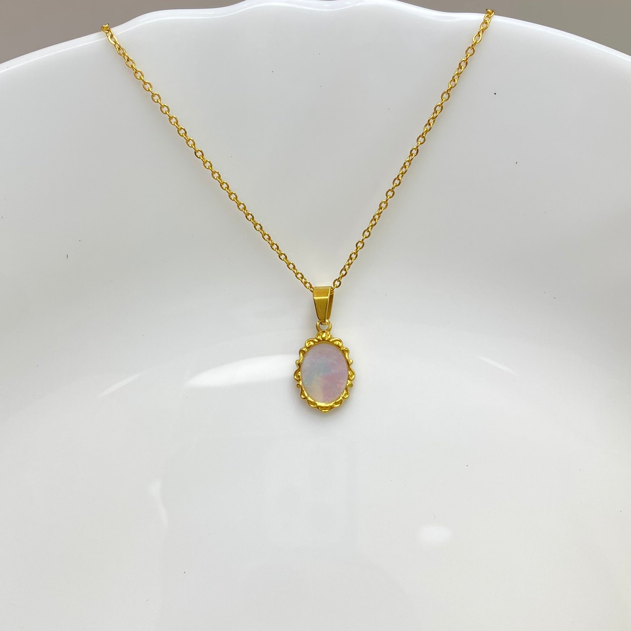 Vintage Oval Opal Medallion Neckchain