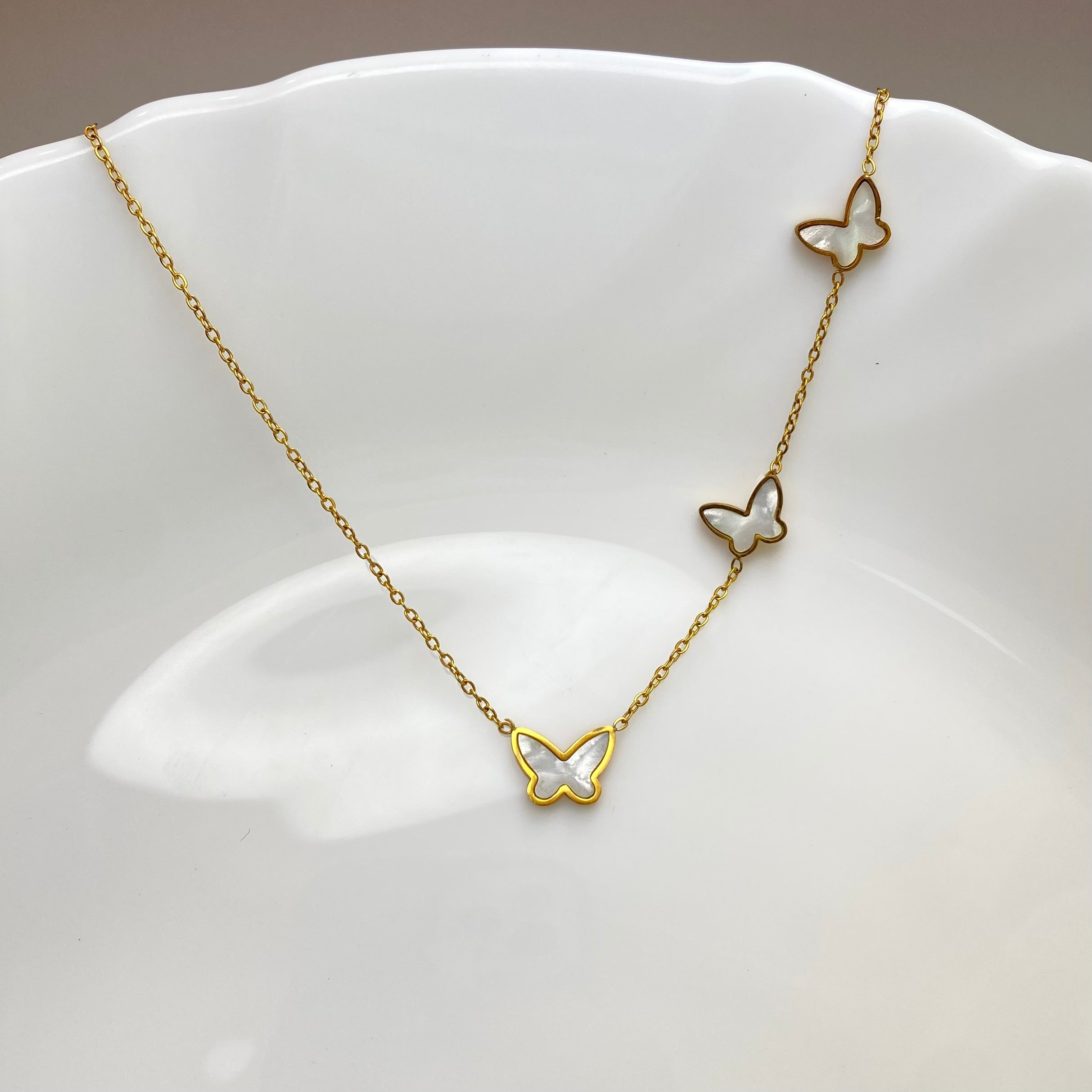 Triple Butterfly MOP Charm Neckchain
