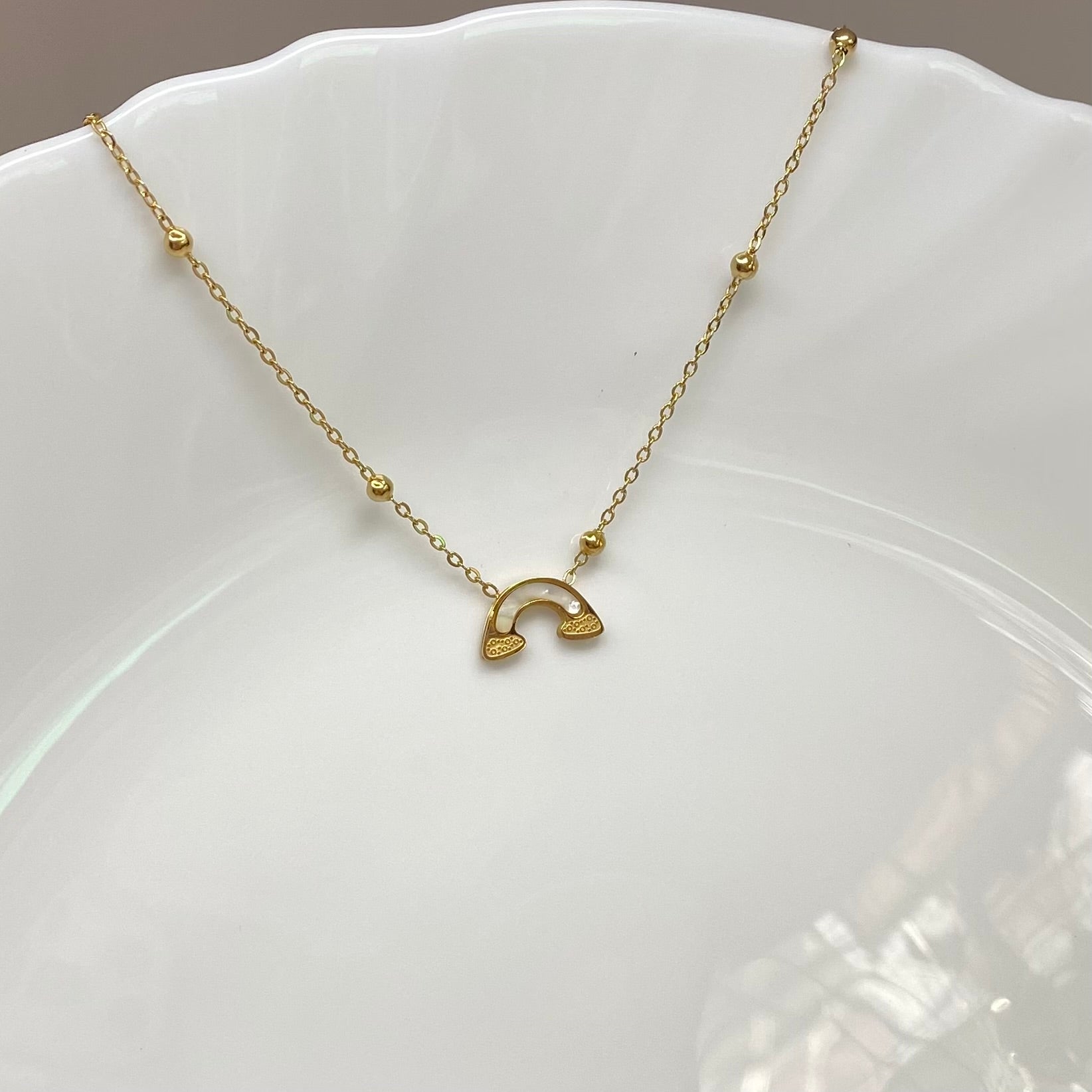 Mother of Pearl Rainbow Charm Neckchain