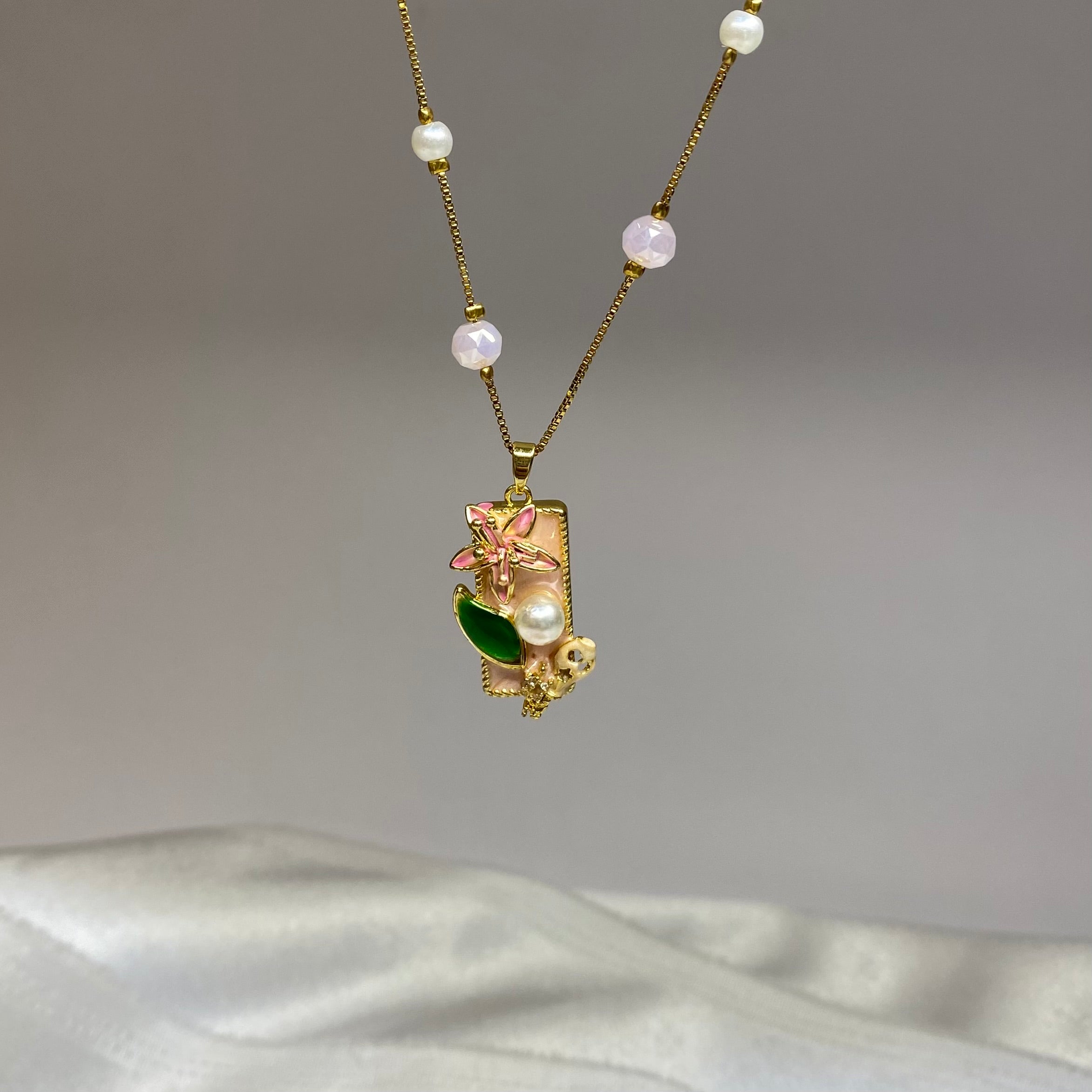 Eternal Bloom Medallion Neckchain