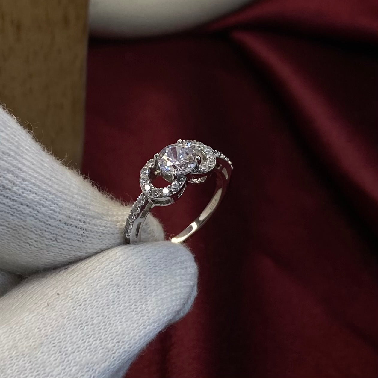 925 Sterling Silver Infinity Solitaire Ring