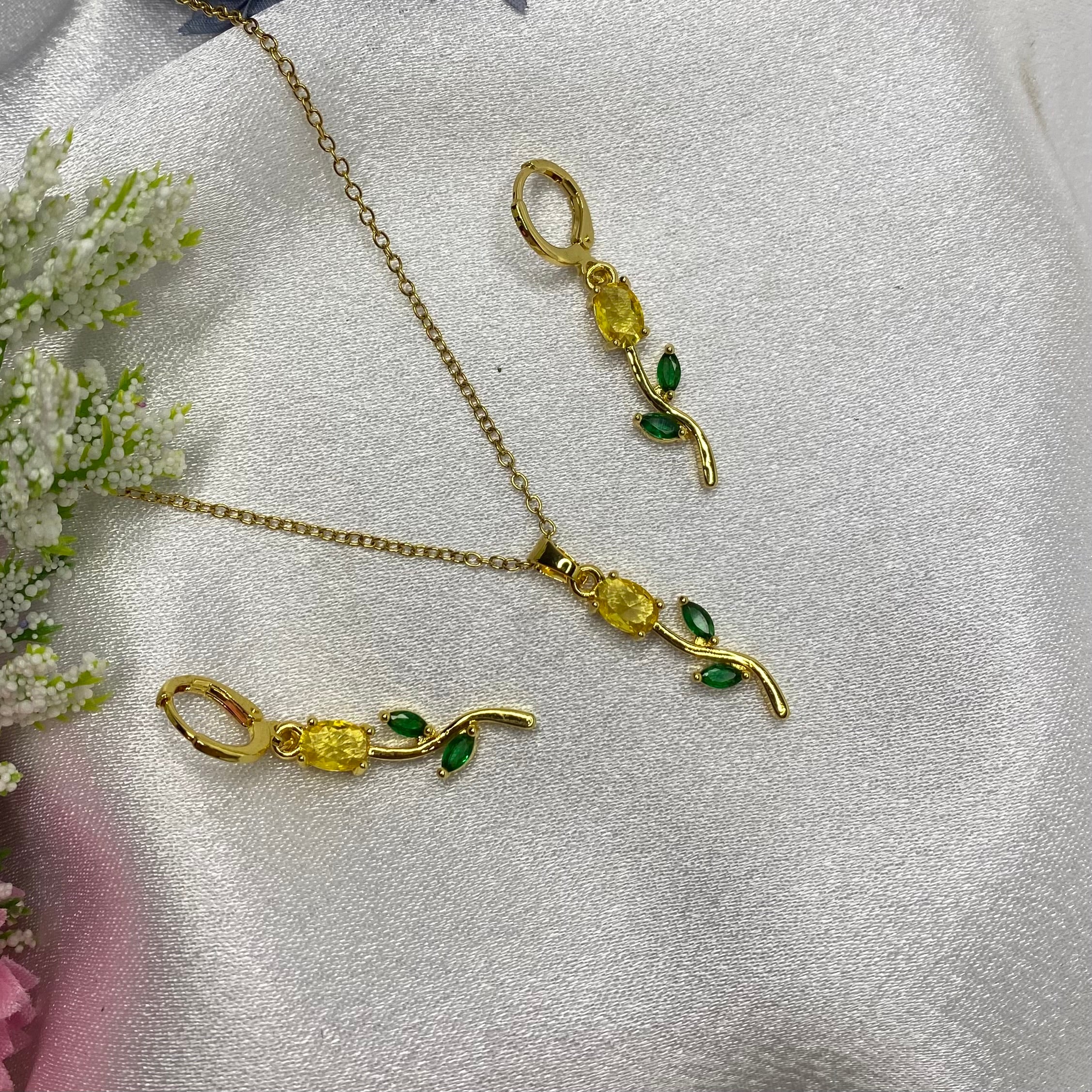 Tulip Neckchain and earrings